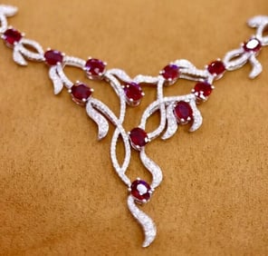 9.65cts Pigeon Blood Ruby 18Kt Gold Necklace