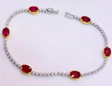 4.1cts Pigeon Blood Ruby 18Kt Gold Bracelet