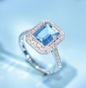 1.5ct Santa Maria Aquamarine 18Kt Gold Ring