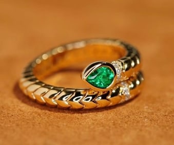Natural Emerald 18Kt Gold Ring