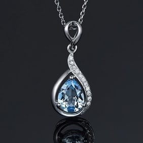 1ct Natural Aquamarine 18Kt Gold Pendant