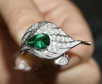 1.3ct Natural Emerald 18Kt Gold Ring