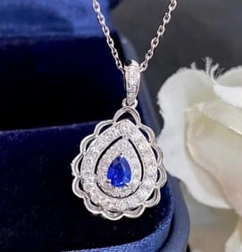 Natural Sapphire 18Kt Gold Pendant