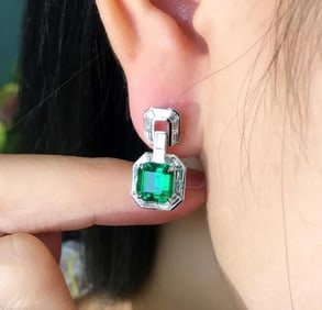 2.7ct Natural Emerald 18Kt Gold Earrings