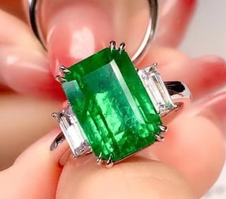 6.6ct Natural Emerald 18Kt Gold Ring