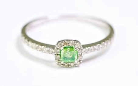 0.26ct Natural Green Diamond Ring 18K Gold