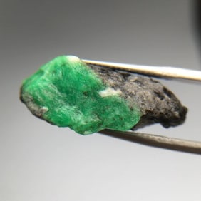 NATURAL EMERALD RAW ORE