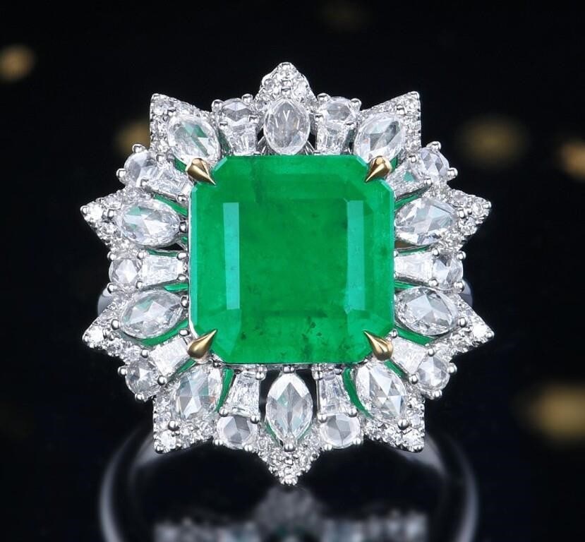 5.6ct Colombian Emerald 18Kt Gold Ring (1 of 4)