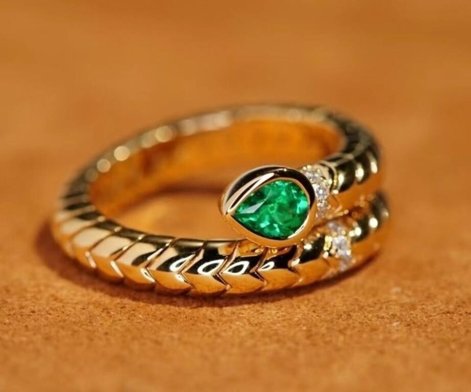 Natural Emerald 18Kt Gold Ring (1 of 2)