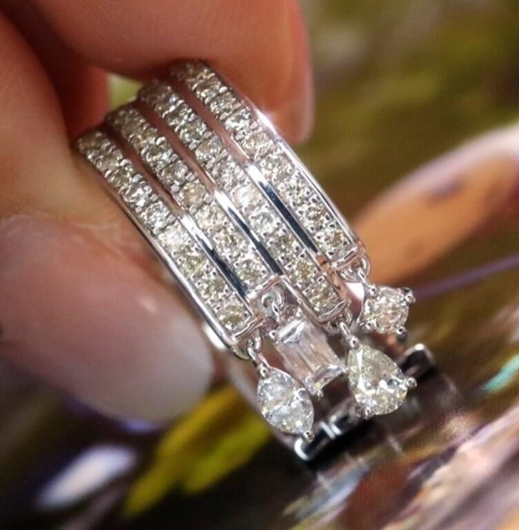 1.6cts Natural Diamond 18Kt Gold Ring (1 of 4)