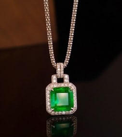 3.4ct Natural Emerald 18Kt Gold Pendant