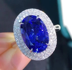 5.4ct Natural Tanzanite 18Kt Gold Ring