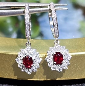 0.8cts Pigeon Blood Ruby 18Kt Gold Earrings