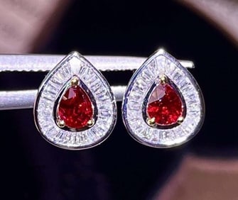 0.7cts Pigeon Blood Ruby 18Kt Gold Earrings