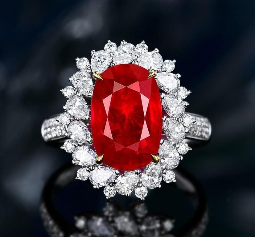 6.2ct Mozambique Ruby 18Kt Gold Ring (1 of 4)