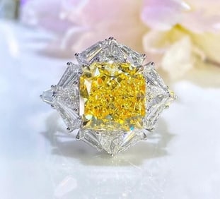5ct Natural Yellow Diamond 18Kt Gold Ring