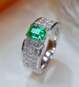 1ct Natural Emerald 18Kt Gold Ring