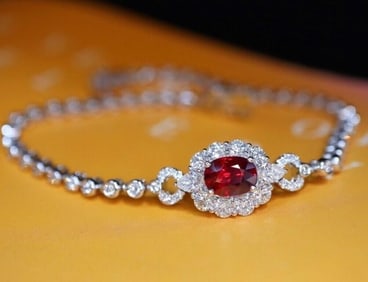 1.2ct Pigeon Blood Ruby 18Kt Gold Bracelet