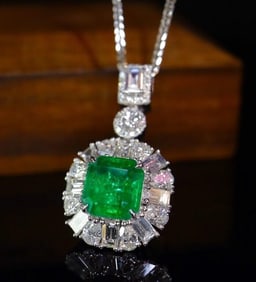 1.7ct Zambian Emerald 18Kt Gold Pendant