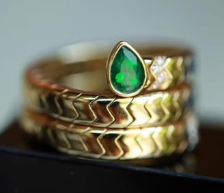 1.35ct Natural Emerald Ring 18K Gold