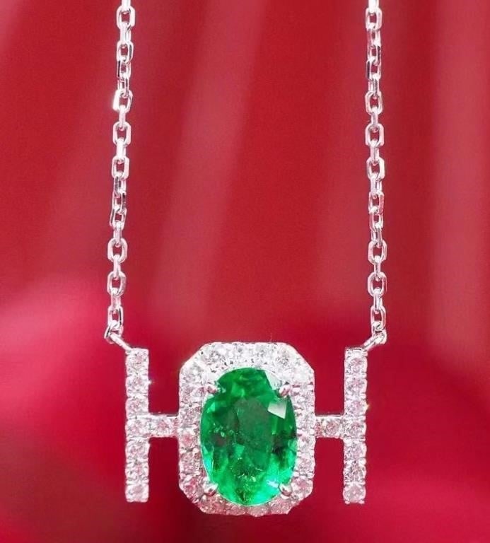 1.5ct Colombian Emerald Necklace 18K Gold (1 of 4)