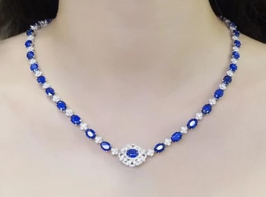 28.95ct Royal Blue Sapphire 18Kt Gold Necklace