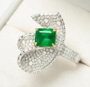 2ct Natural Emerald 18Kt Gold Ring
