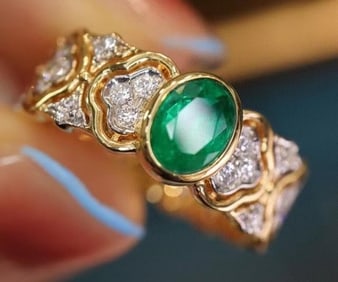 Natural Emerald 18Kt Gold Ring