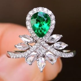 Natural Emerald 18Kt Gold Ring