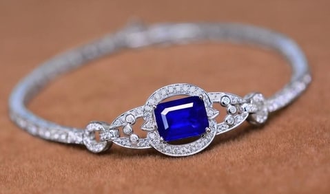1.75ct Royal Blue Sapphire 18Kt Gold Bracelet