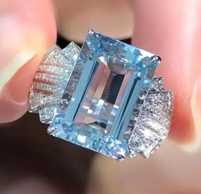 5.9ct Natural Aquamarine 18Kt Gold Ring