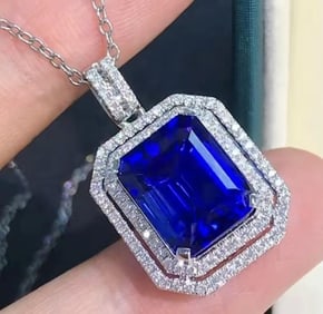 7.5ct Natural Tanzanite 18Kt Gold Pendant