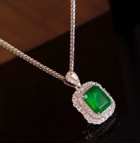 2ct Zambian Emerald 18Kt Gold Pendant