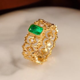 Natural Emerald 18Kt Gold Ring