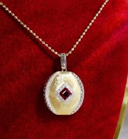 18Kt Gold Pigeon Blood Ruby Pendant
