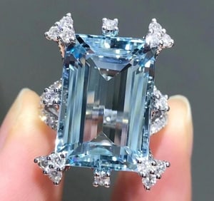 15.3ct Natural Aquamarine 18Kt Gold Ring