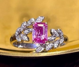 0.8ct Natural Sapphire 18Kt Gold Ring