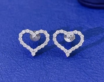 18Kt Gold Natural Diamond Earrings