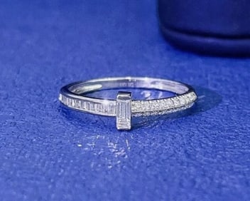 Natural Diamond 18Kt Gold Ring