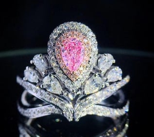 1.32ct drop-shaped pink diamond 18k gold ring