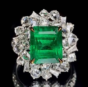 8.3ct natural emerald ring in 18K gold