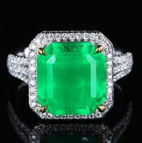 12ct natural emerald ring in 18K gold