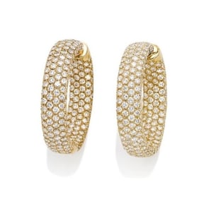 10.6cts Natural Diamond 18Kt Gold Earrings