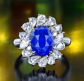 6ct Cornflower Blue Sapphire 18Kt Gold Ring