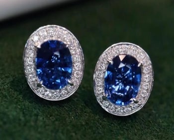 2cts Cornflower Blue Sapphire 18Kt Gold Earrings
