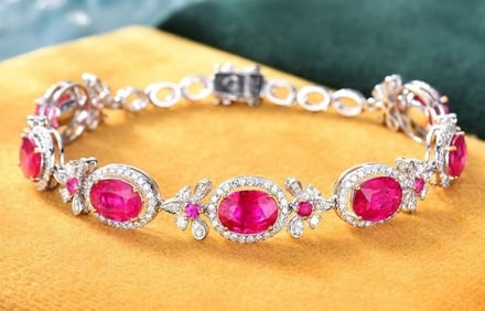 9.8cts Natural Ruby 18Kt Gold Bracelet