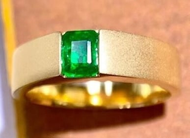 18K Gold Natural Emerald Ring