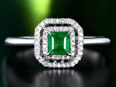 Natural Emerald 18Kt Gold Ring
