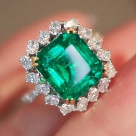 3.9ct Natural Emerald 18K Gold Ring