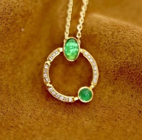 Natural Emerald 18Kt Gold Pendant
